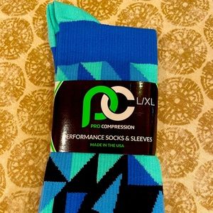 Pro Compression Marathon Blue Vertex socks.